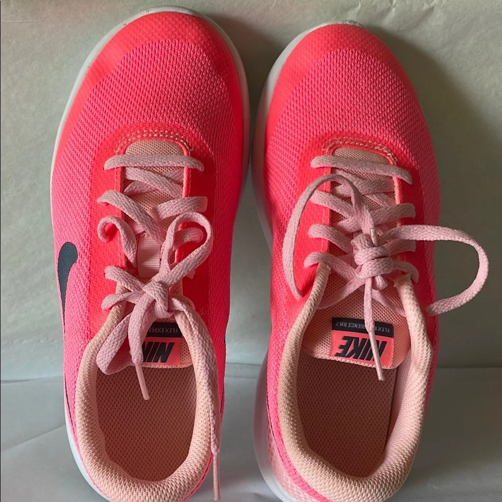 Nike Pink and Black Sneakers Sleek Design Breathable Mesh Nike flex